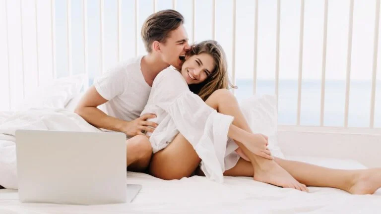 4 Zodiac Signs Who Love the Deepest